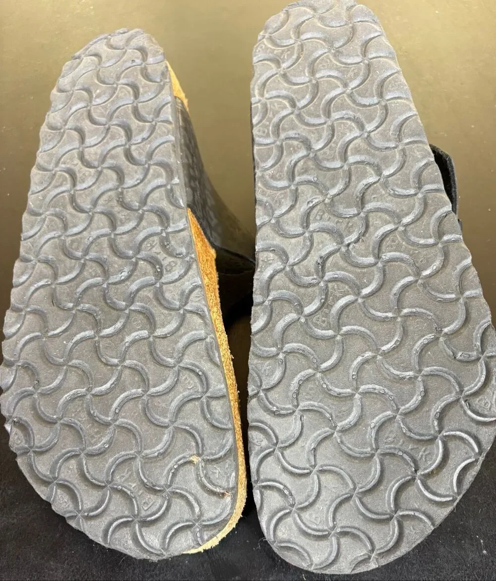 Birkenstock woman’s  Gizeh sandals size 11